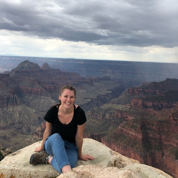 Meet your Posher, Reyna - Picture 1 of 1